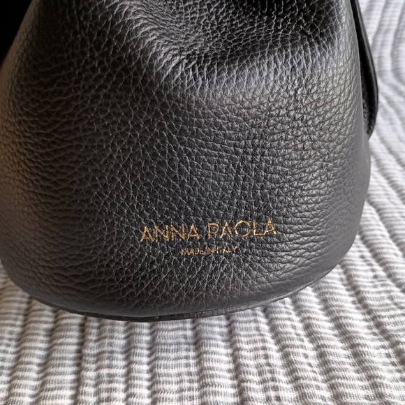 Bucket crossbody bag - Picture 5 of 15